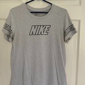 Women's Nike S/S Shirt